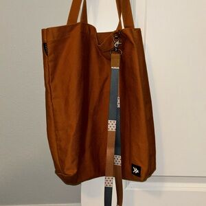 Thread wallets brown tote bag with matching lanyard